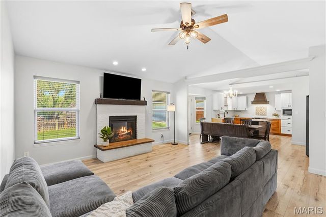 41 Village Circle Drive, Winfield, MO 63389