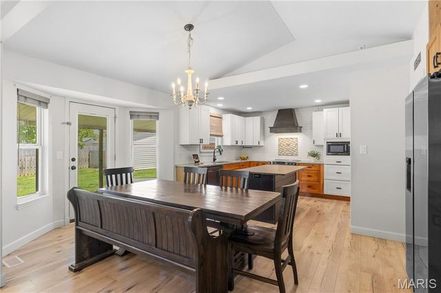 41 Village Circle Drive, Winfield, MO 63389