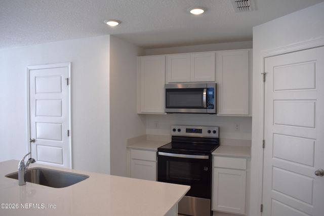 5692 COPPERS EDGE Lane, Jacksonville, FL 32254