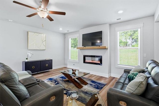 2 Whites Pond Road, Moreland, GA 30259