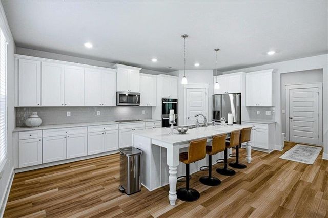 2 Whites Pond Road, Moreland, GA 30259