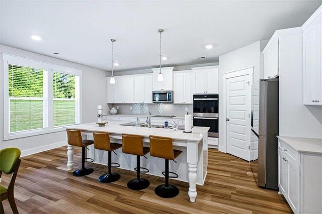2 Whites Pond Road, Moreland, GA 30259