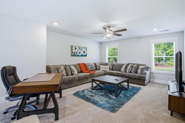 2 Whites Pond Road, Moreland, GA 30259