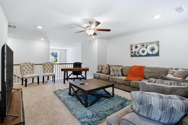 2 Whites Pond Road, Moreland, GA 30259