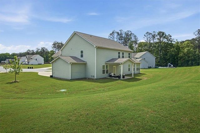 2 Whites Pond Road, Moreland, GA 30259