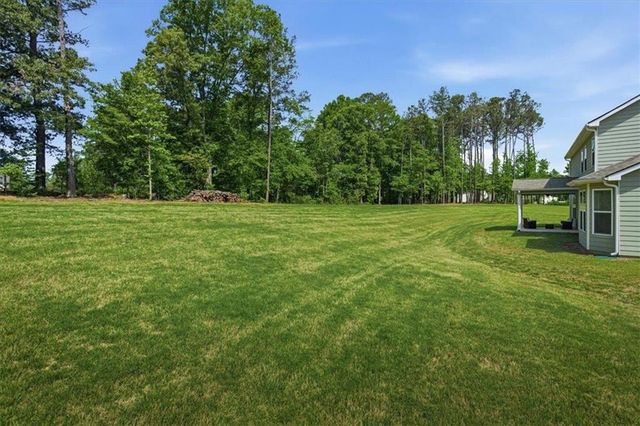 2 Whites Pond Road, Moreland, GA 30259