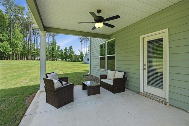 2 Whites Pond Road, Moreland, GA 30259
