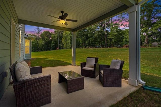 2 Whites Pond Road, Moreland, GA 30259