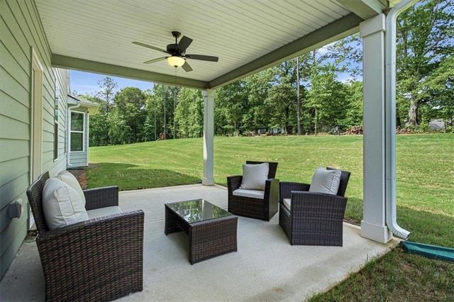 2 Whites Pond Road, Moreland, GA 30259