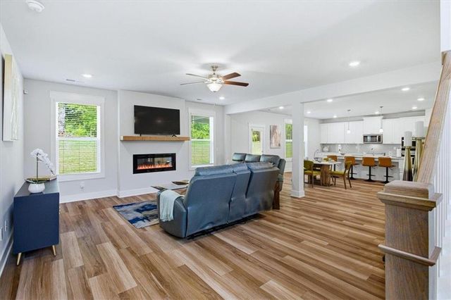 2 Whites Pond Road, Moreland, GA 30259