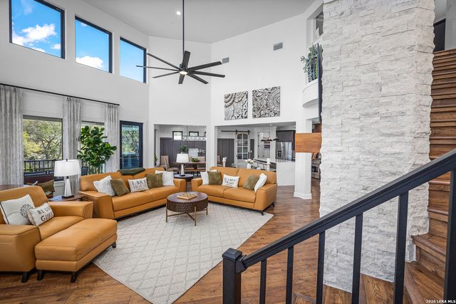 889 Glenn, Canyon Lake, TX 78133