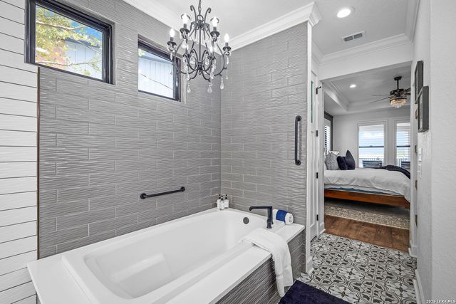 889 Glenn, Canyon Lake, TX 78133