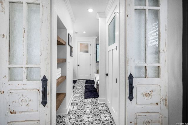 889 Glenn, Canyon Lake, TX 78133