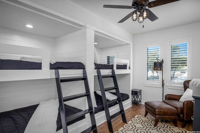 889 Glenn, Canyon Lake, TX 78133