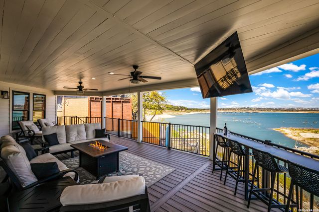 889 Glenn, Canyon Lake, TX 78133