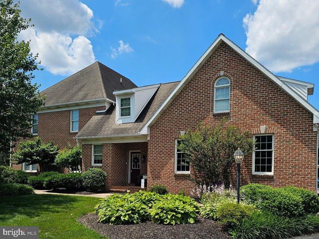 1001 WETHERBURN DR, York, PA 17404