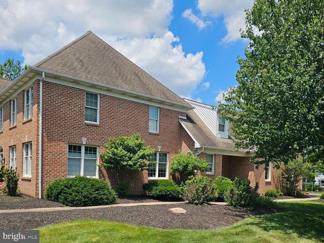 1001 WETHERBURN DR, York, PA 17404