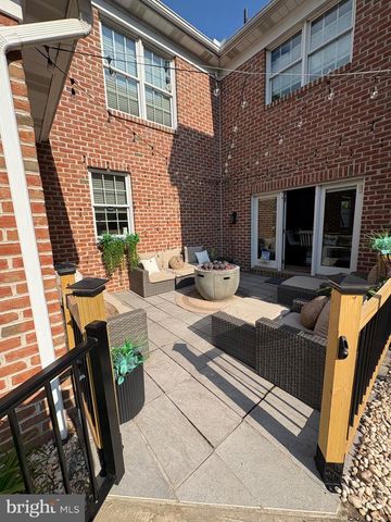 1001 WETHERBURN DR, York, PA 17404