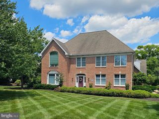 1001 WETHERBURN DR, York, PA 17404