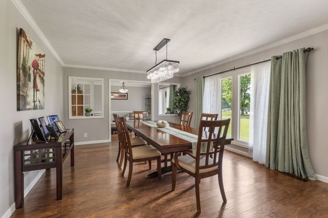 1025 Claremont Dr, Columbia, TN 38401