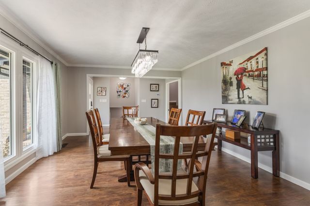 1025 Claremont Dr, Columbia, TN 38401