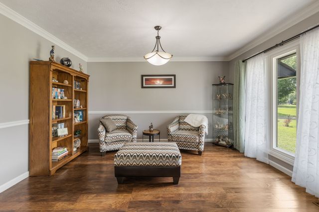 1025 Claremont Dr, Columbia, TN 38401