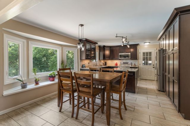 1025 Claremont Dr, Columbia, TN 38401