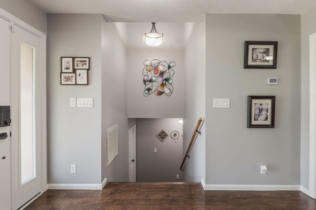 1025 Claremont Dr, Columbia, TN 38401