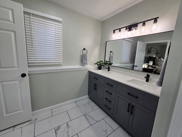 1025 Claremont Dr, Columbia, TN 38401