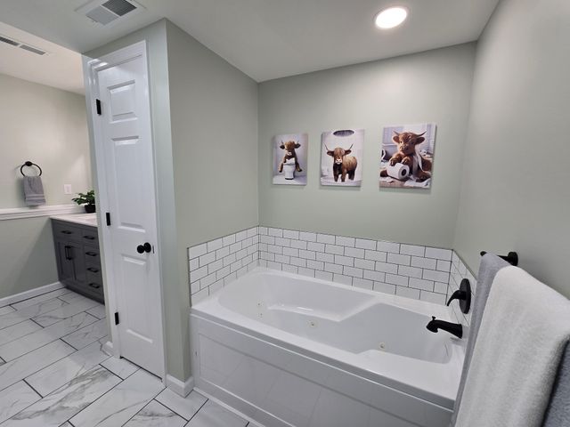 1025 Claremont Dr, Columbia, TN 38401