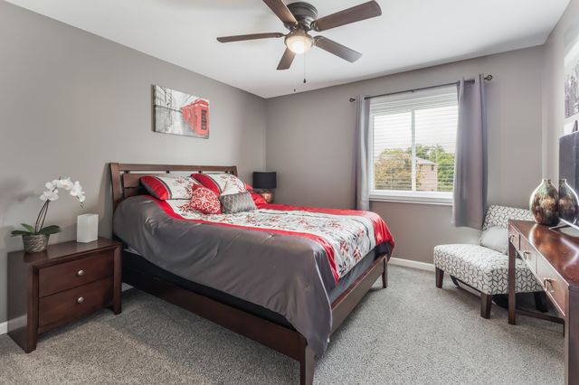 1025 Claremont Dr, Columbia, TN 38401