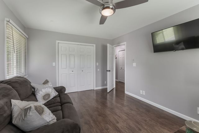 1025 Claremont Dr, Columbia, TN 38401