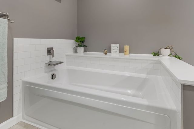 1025 Claremont Dr, Columbia, TN 38401