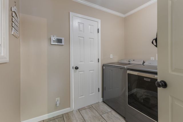 1025 Claremont Dr, Columbia, TN 38401