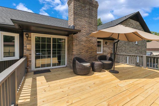 1025 Claremont Dr, Columbia, TN 38401