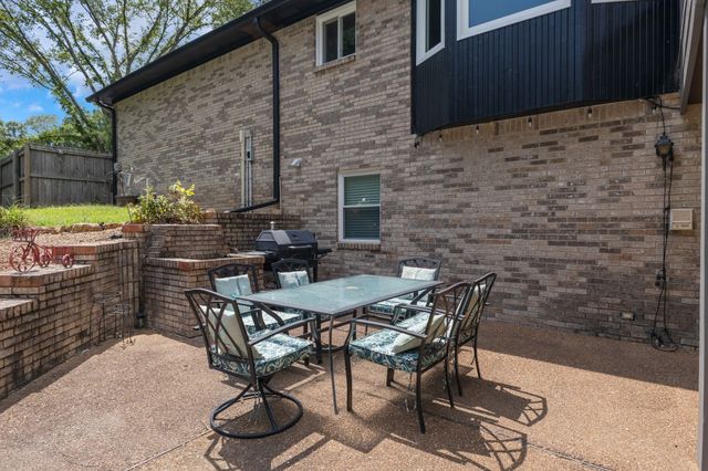 1025 Claremont Dr, Columbia, TN 38401