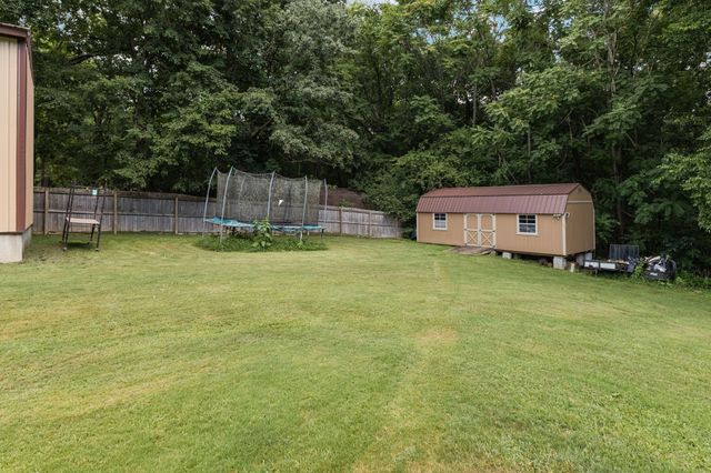 1025 Claremont Dr, Columbia, TN 38401