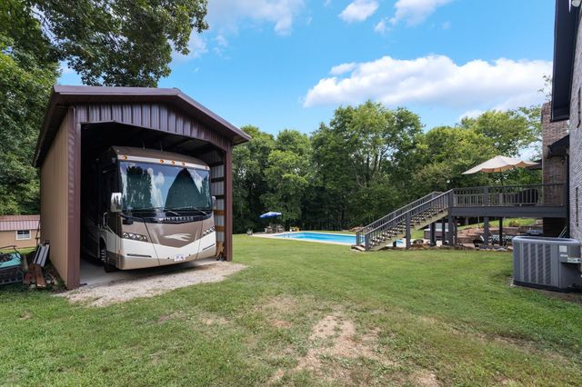 1025 Claremont Dr, Columbia, TN 38401