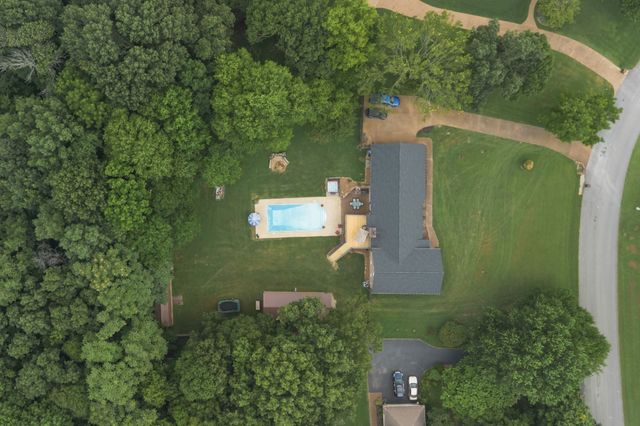 1025 Claremont Dr, Columbia, TN 38401