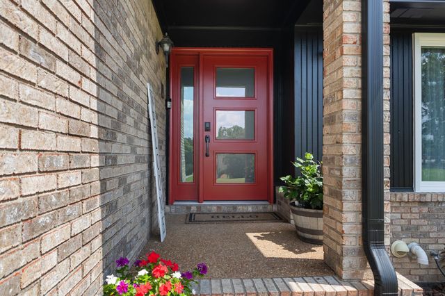 1025 Claremont Dr, Columbia, TN 38401