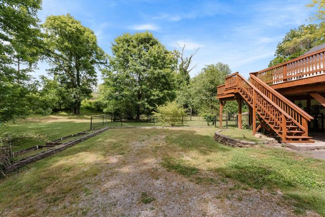 199 Maplemere Dr, Clarksville, TN 37040