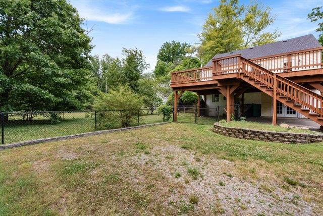 199 Maplemere Dr, Clarksville, TN 37040
