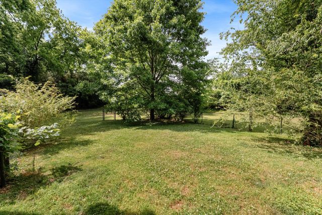 199 Maplemere Dr, Clarksville, TN 37040