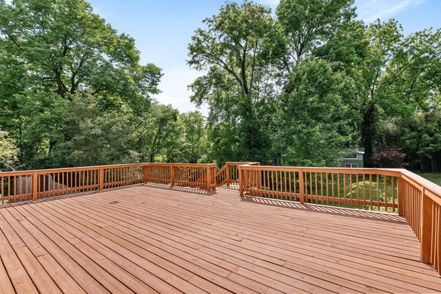 199 Maplemere Dr, Clarksville, TN 37040