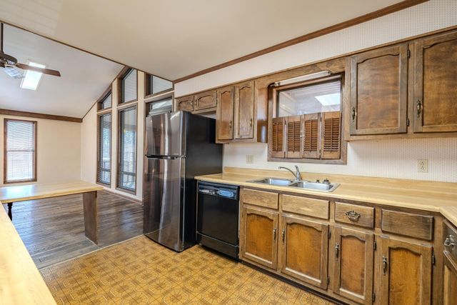 1355 CHURCH ST, Savannah, TN 38372