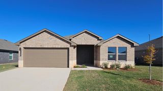 1209 E Stetson Lane, Mustang, OK 73064