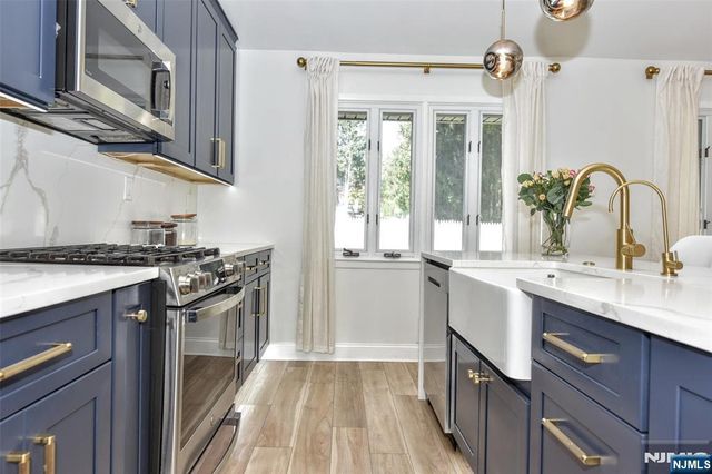 21 Branton Street, Park Ridge, NJ 07656