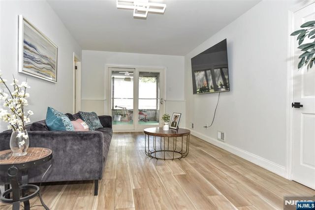 21 Branton Street, Park Ridge, NJ 07656