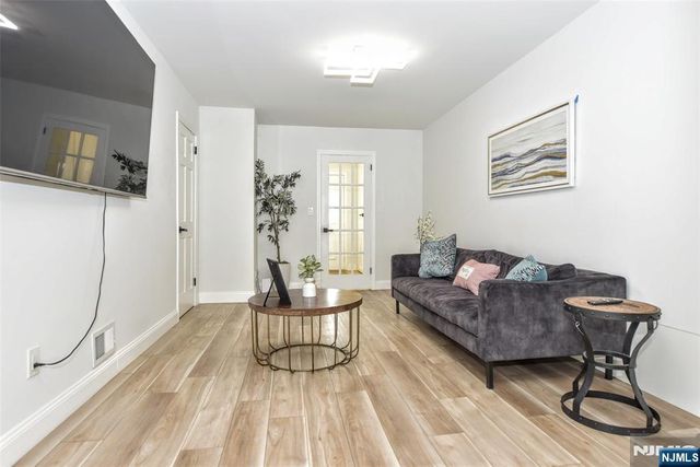 21 Branton Street, Park Ridge, NJ 07656