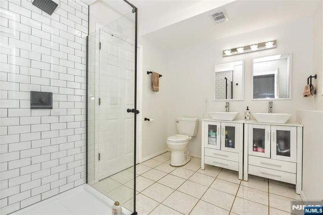 21 Branton Street, Park Ridge, NJ 07656